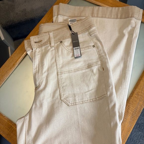 Chico's Womens Wide Leg two tone  jeans. New with Tags size 2.5 Petite - Picture 1 of 3